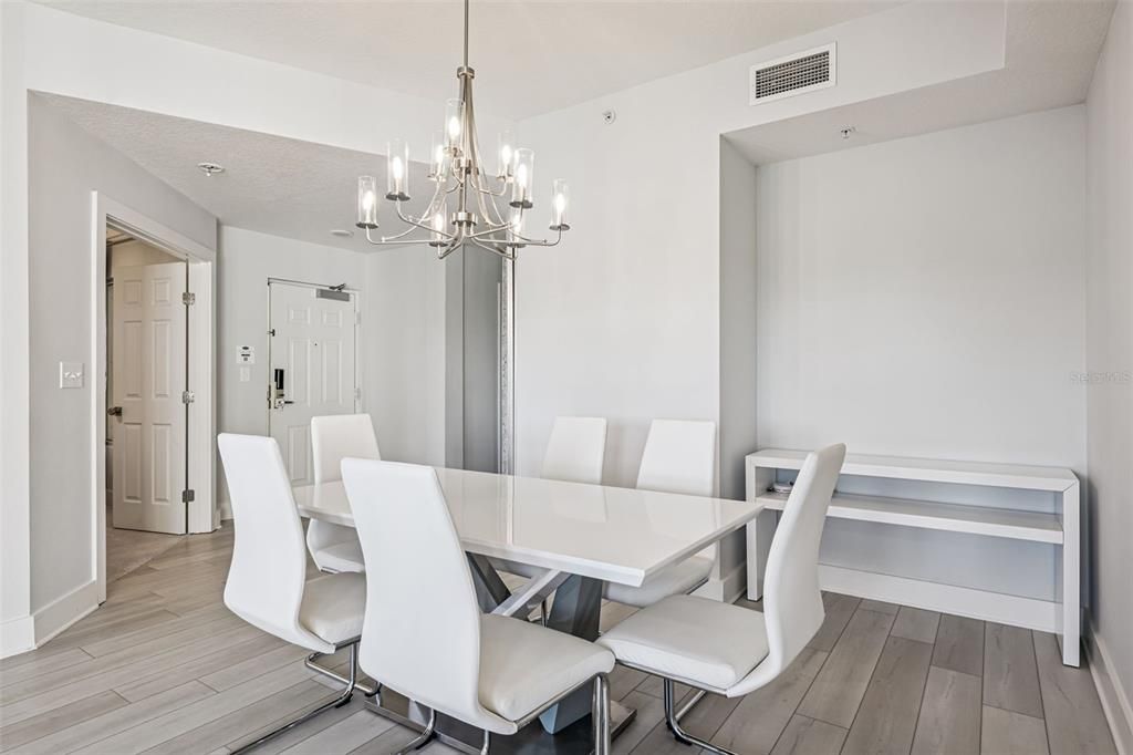 For Sale: $324,999 (3 beds, 2 baths, 1421 Square Feet)