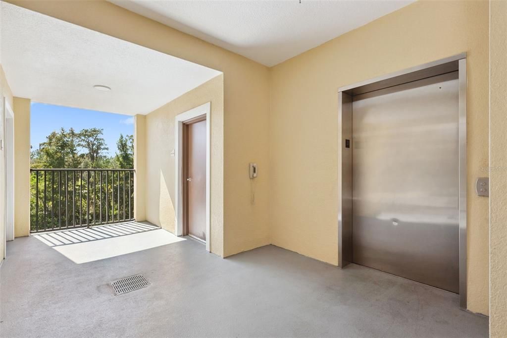 For Sale: $324,999 (3 beds, 2 baths, 1421 Square Feet)