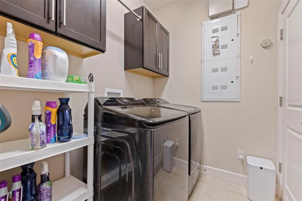 En Venta: $569,900 (3 camas, 2 baños, 1920 Pies cuadrados)