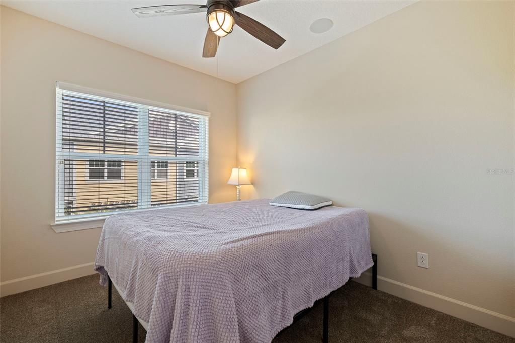 En Venta: $569,900 (3 camas, 2 baños, 1920 Pies cuadrados)