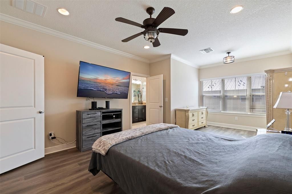 En Venta: $569,900 (3 camas, 2 baños, 1920 Pies cuadrados)