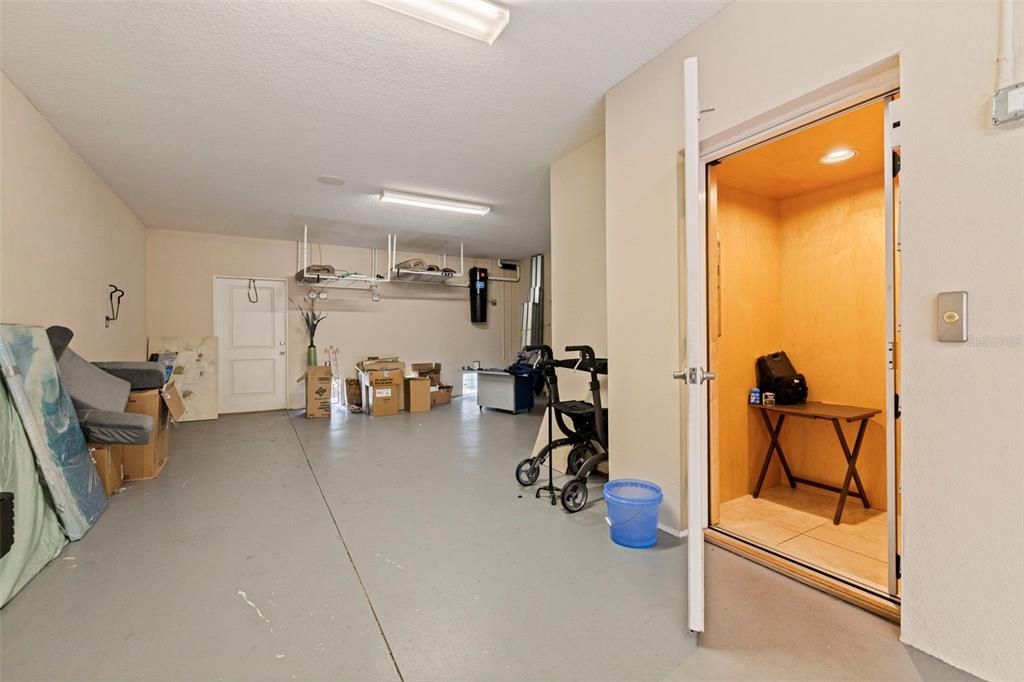 En Venta: $569,900 (3 camas, 2 baños, 1920 Pies cuadrados)