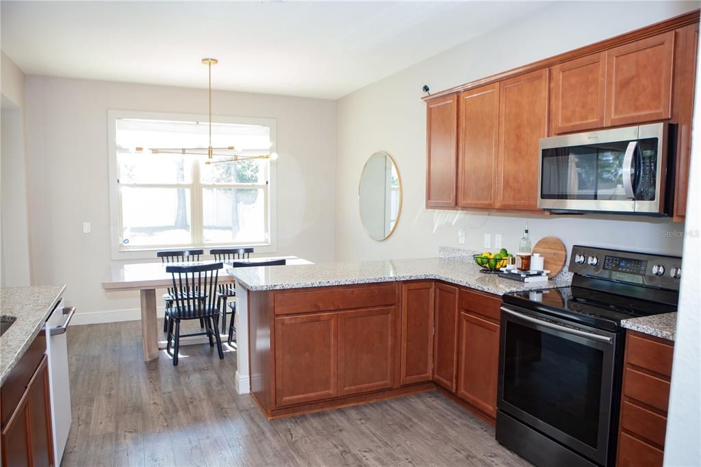 На продажу: $441,990 (3 спален, 2 ванн, 1772 Квадратных фут)