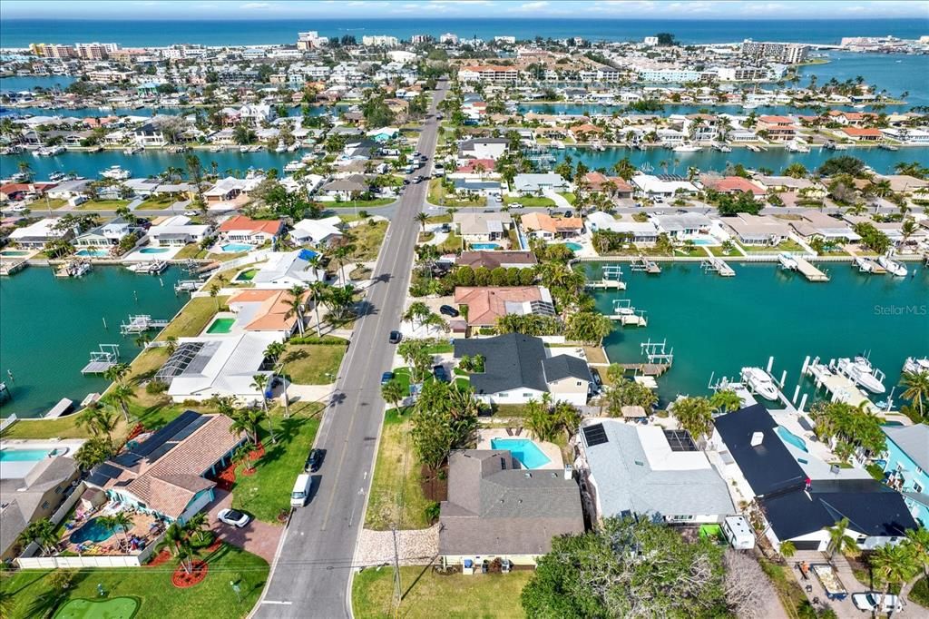 待售: $649,900 (0.22 acres)