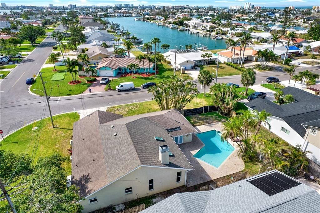 待售: $649,900 (0.22 acres)