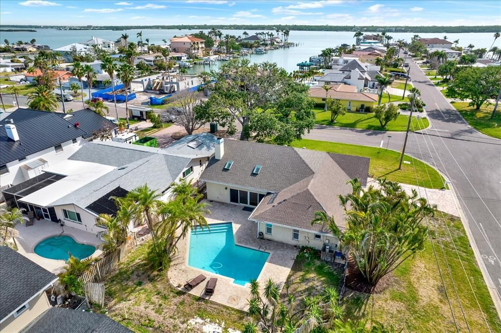 待售: $649,900 (0.22 acres)