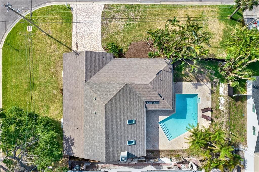 待售: $649,900 (0.22 acres)