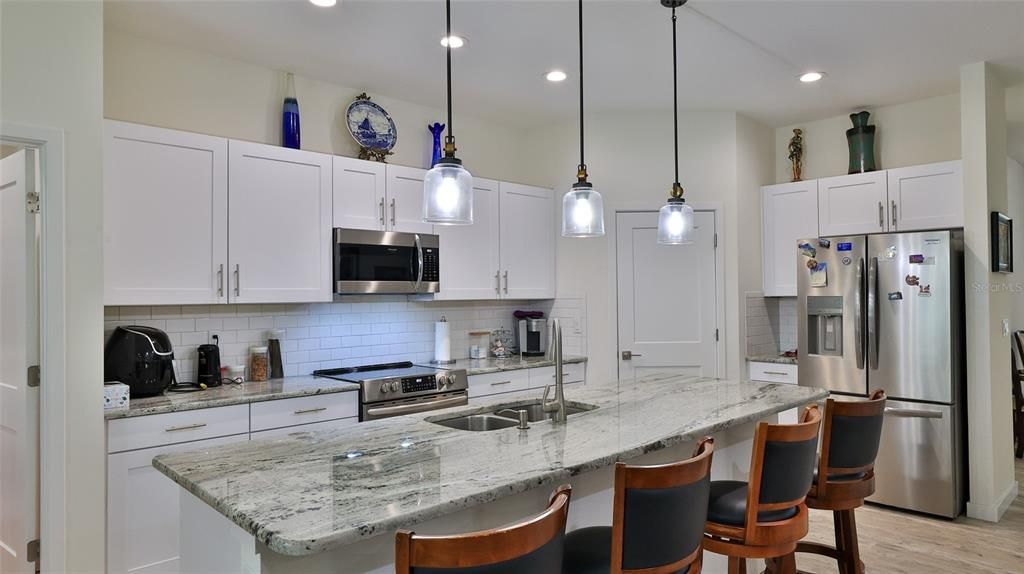 待售: $379,900 (4 贝兹, 2 浴室, 1816 平方英尺)