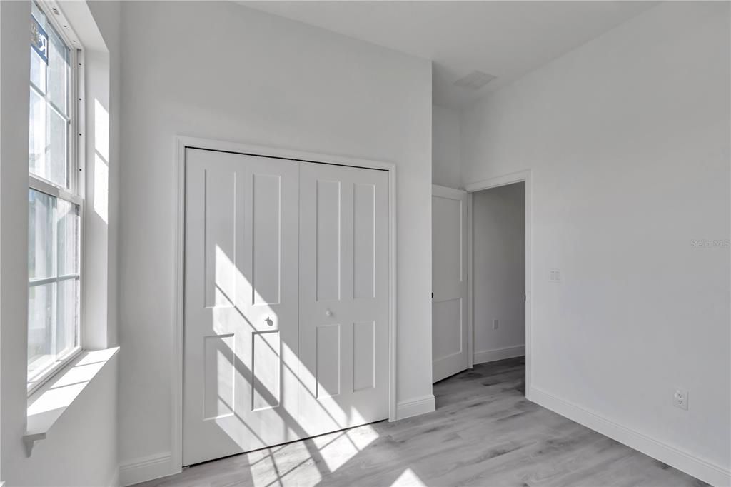 For Sale: $302,900 (4 beds, 2 baths, 1878 Square Feet)