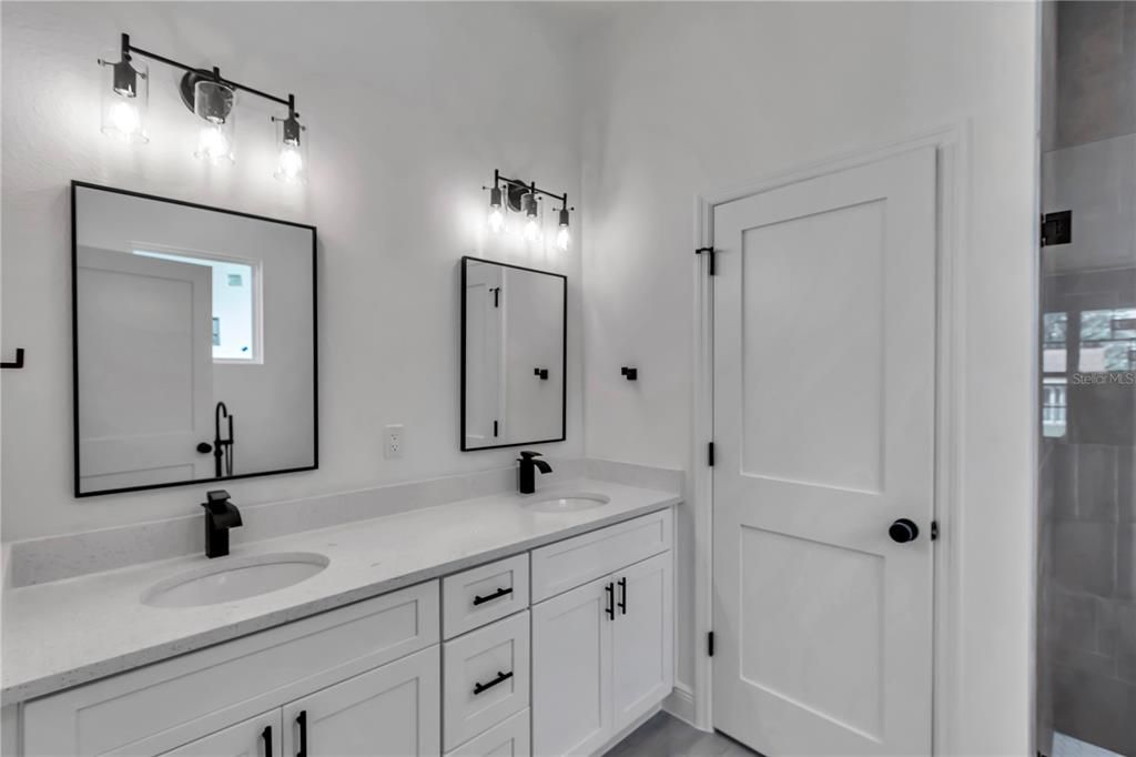 For Sale: $302,900 (4 beds, 2 baths, 1878 Square Feet)