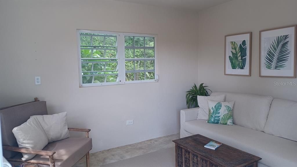 For Sale: $245,000 (2 beds, 2 baths, 1000 Square Feet)