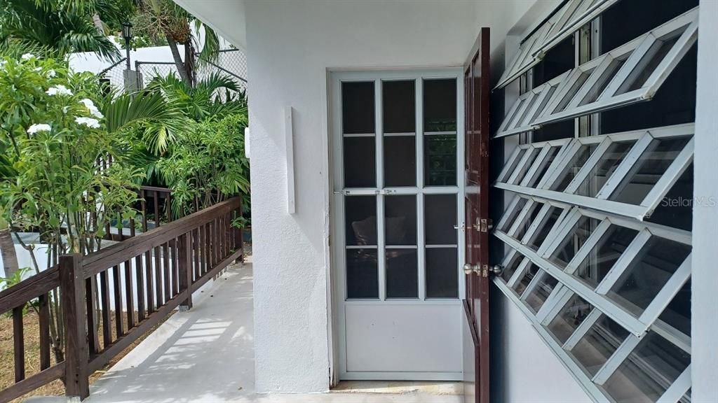 For Sale: $245,000 (2 beds, 2 baths, 1000 Square Feet)