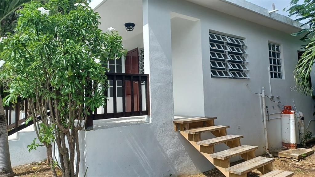 For Sale: $245,000 (2 beds, 2 baths, 1000 Square Feet)