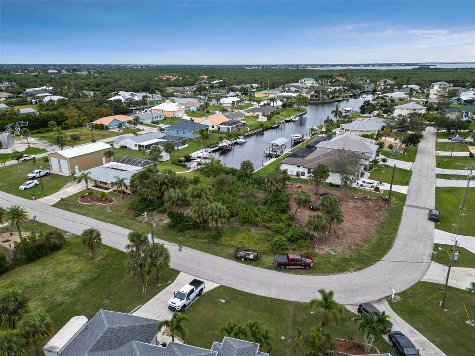 待售: $129,900 (0.36 acres)