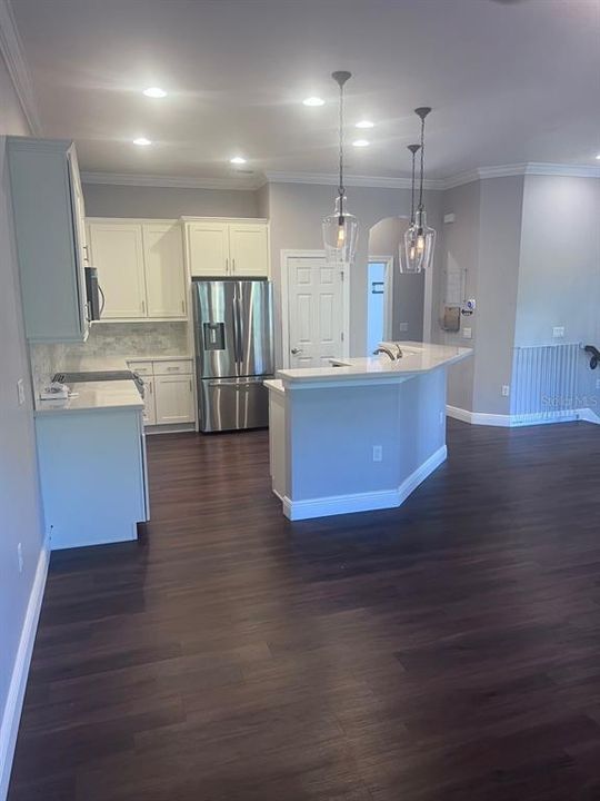 Activo con contrato: $5,500 (3 camas, 4 baños, 2725 Pies cuadrados)