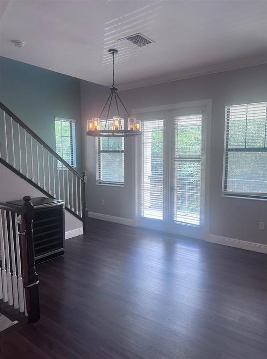 Activo con contrato: $5,500 (3 camas, 4 baños, 2725 Pies cuadrados)