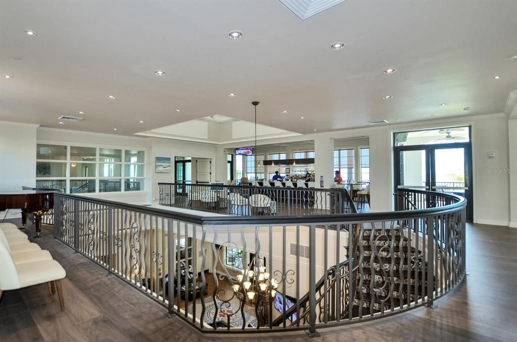 Activo con contrato: $5,500 (3 camas, 4 baños, 2725 Pies cuadrados)