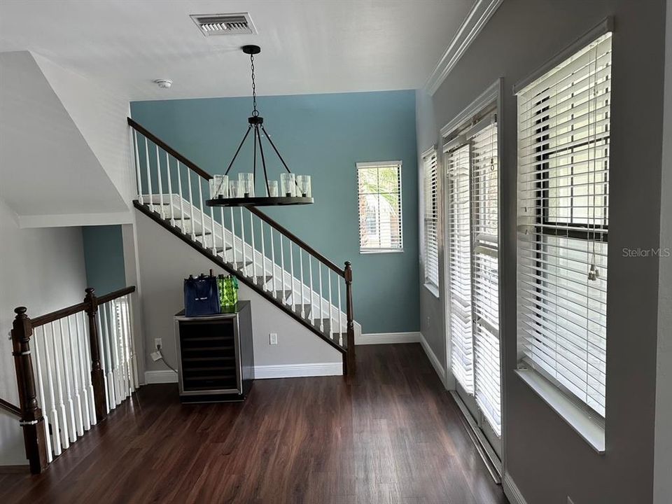 Activo con contrato: $5,500 (3 camas, 4 baños, 2725 Pies cuadrados)