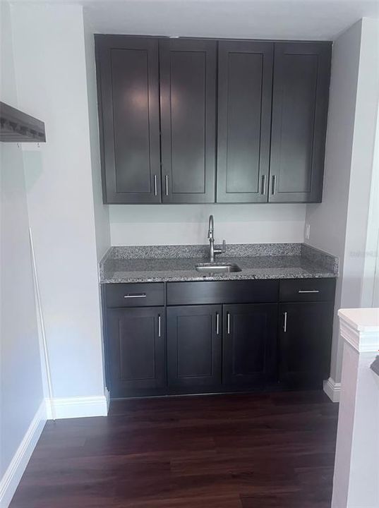 Activo con contrato: $5,500 (3 camas, 4 baños, 2725 Pies cuadrados)