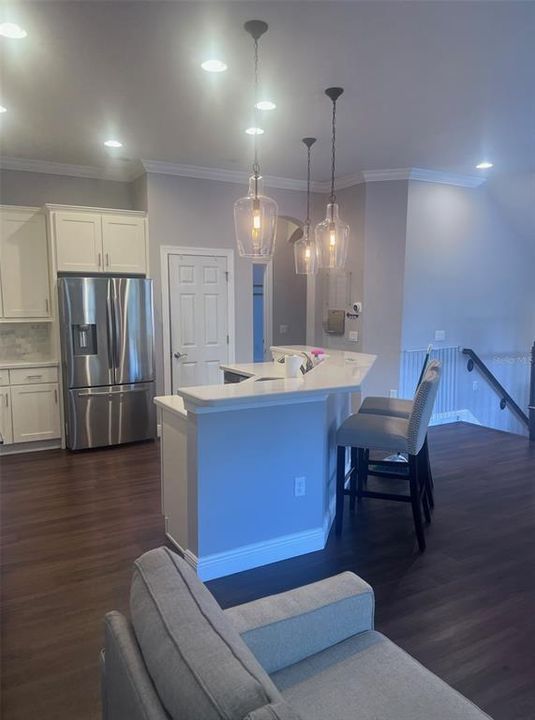 Activo con contrato: $5,500 (3 camas, 4 baños, 2725 Pies cuadrados)