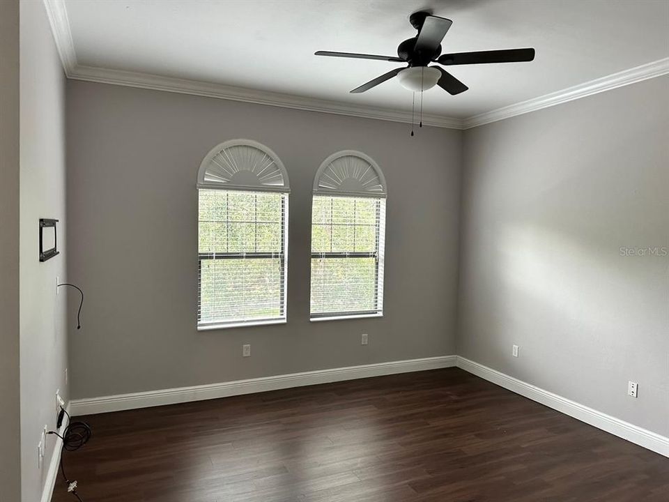 Activo con contrato: $5,500 (3 camas, 4 baños, 2725 Pies cuadrados)