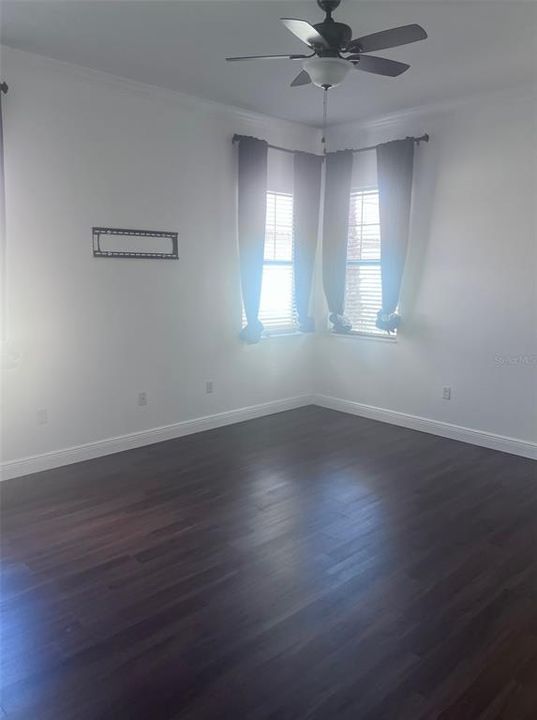 Activo con contrato: $5,500 (3 camas, 4 baños, 2725 Pies cuadrados)