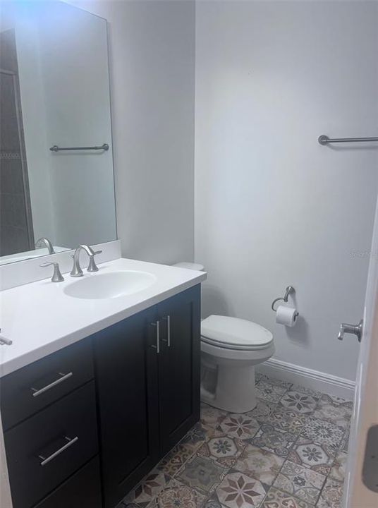 Activo con contrato: $5,500 (3 camas, 4 baños, 2725 Pies cuadrados)