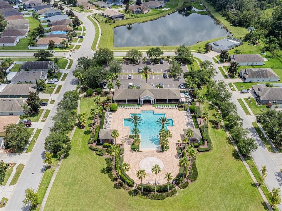 合同活跃: $389,999 (4 贝兹, 3 浴室, 2410 平方英尺)