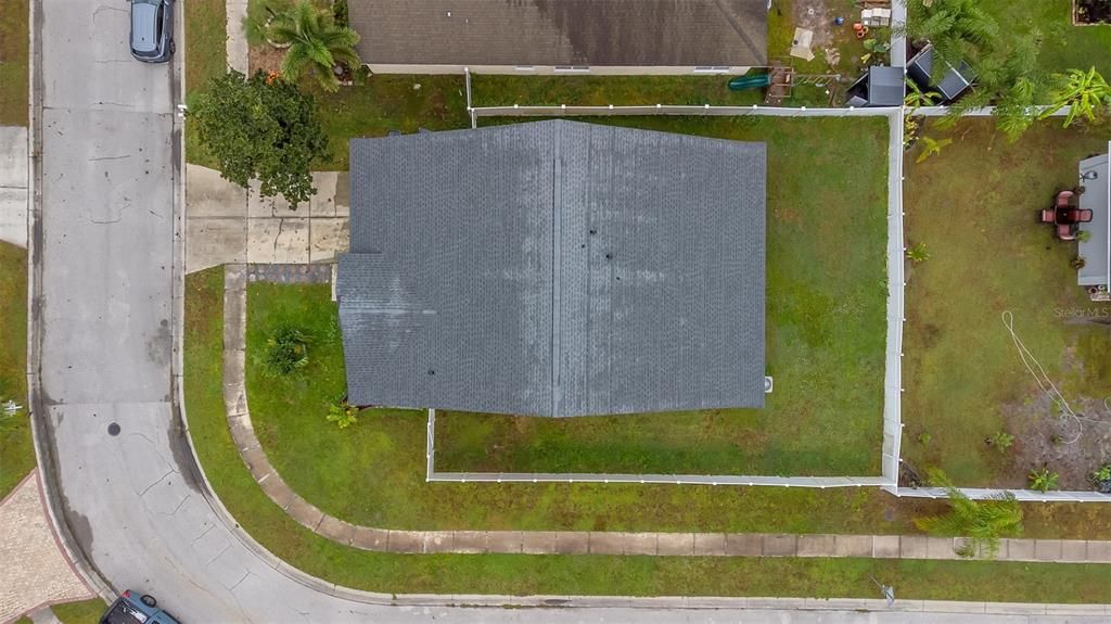 合同活跃: $389,999 (4 贝兹, 3 浴室, 2410 平方英尺)