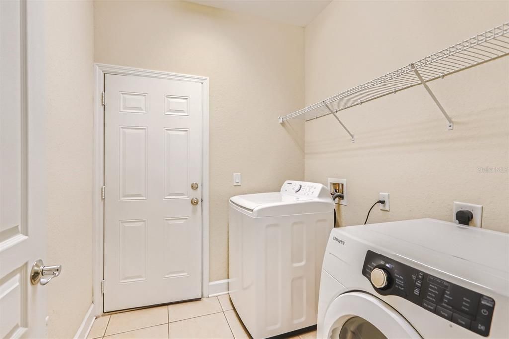 For Rent: $2,250 (3 beds, 2 baths, 2059 Square Feet)