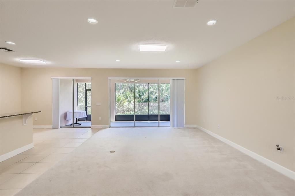 For Rent: $2,250 (3 beds, 2 baths, 2059 Square Feet)