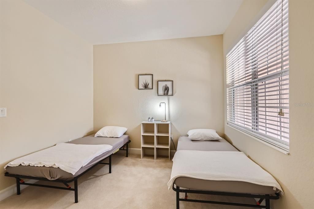 For Rent: $2,250 (3 beds, 2 baths, 2059 Square Feet)