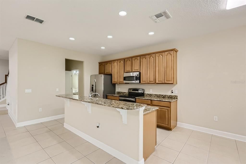 For Rent: $2,250 (3 beds, 2 baths, 2059 Square Feet)