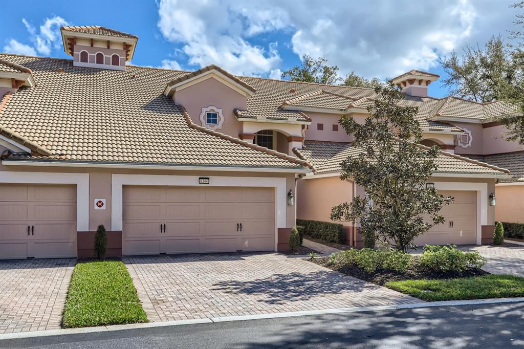 For Rent: $2,250 (3 beds, 2 baths, 2059 Square Feet)