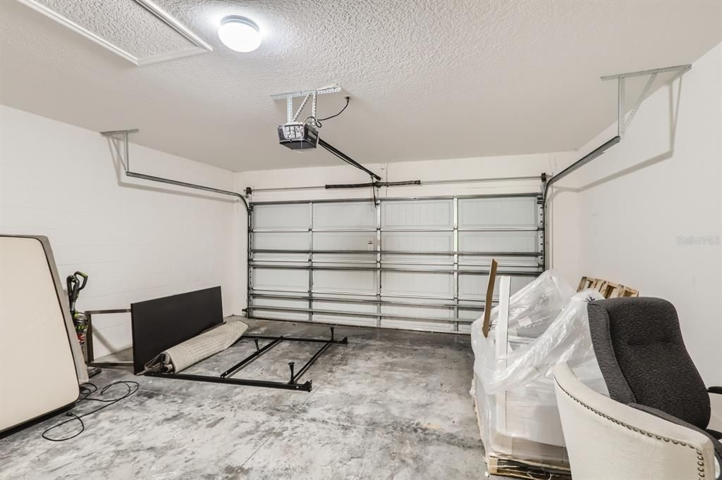 For Rent: $2,250 (3 beds, 2 baths, 2059 Square Feet)