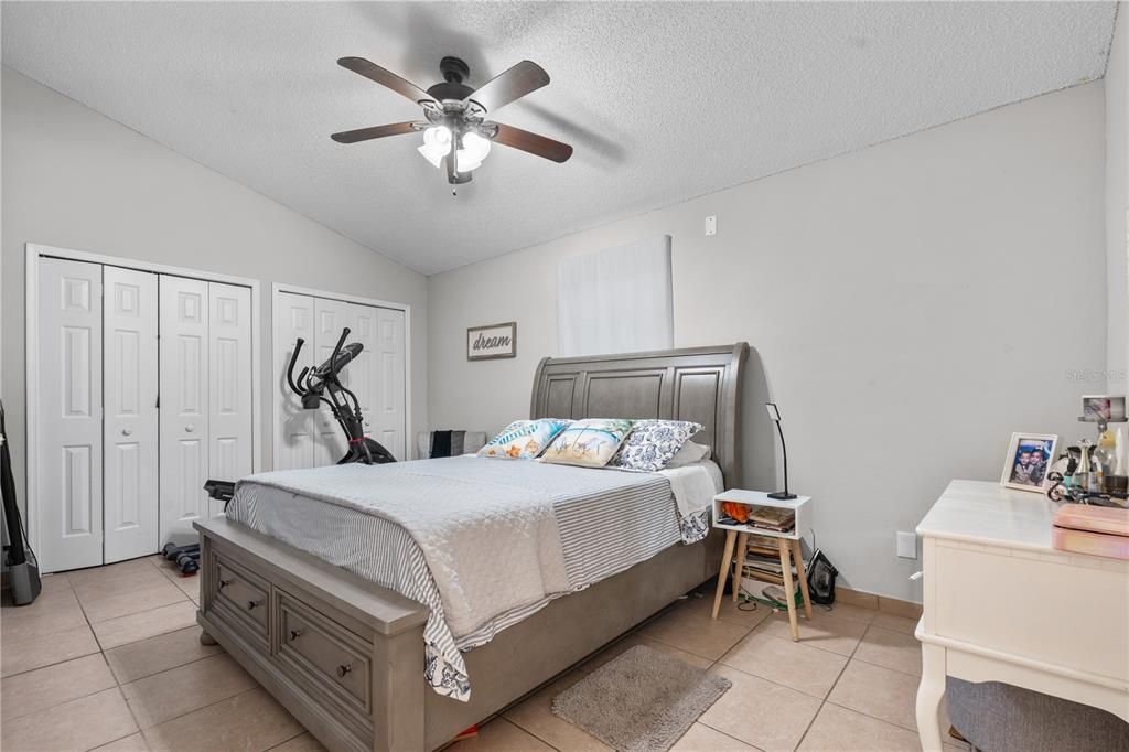 En Venta: $340,000 (4 camas, 3 baños, 1116 Pies cuadrados)