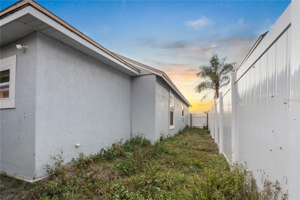 En Venta: $340,000 (4 camas, 3 baños, 1116 Pies cuadrados)