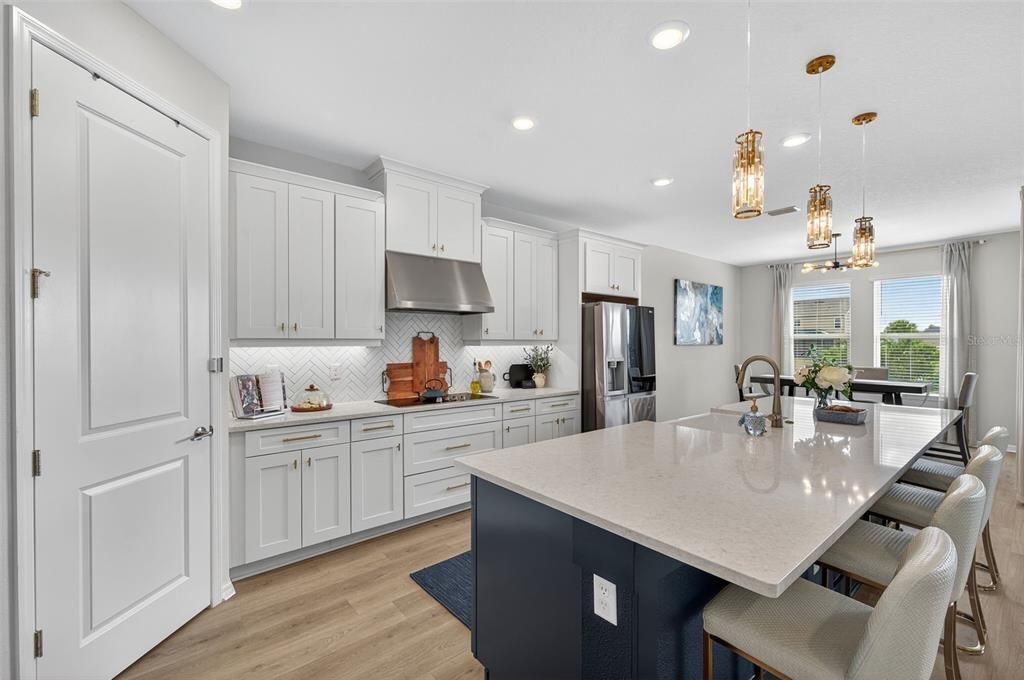 For Sale: $725,000 (5 beds, 4 baths, 3461 Square Feet)