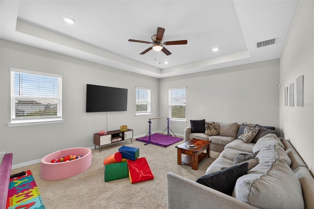 For Sale: $725,000 (5 beds, 4 baths, 3461 Square Feet)