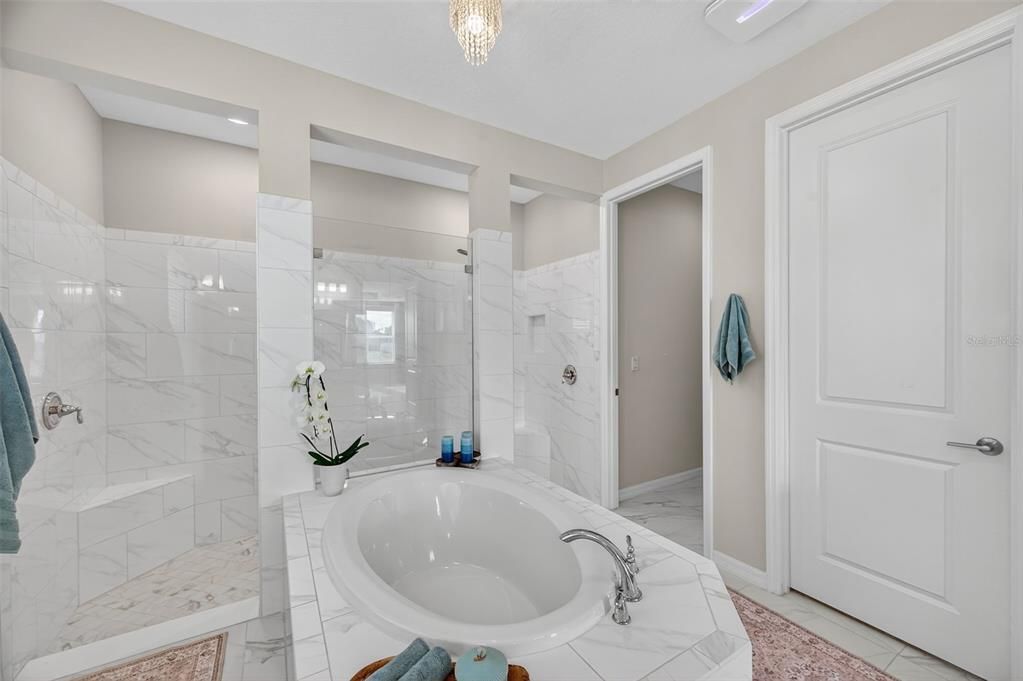 For Sale: $725,000 (5 beds, 4 baths, 3461 Square Feet)