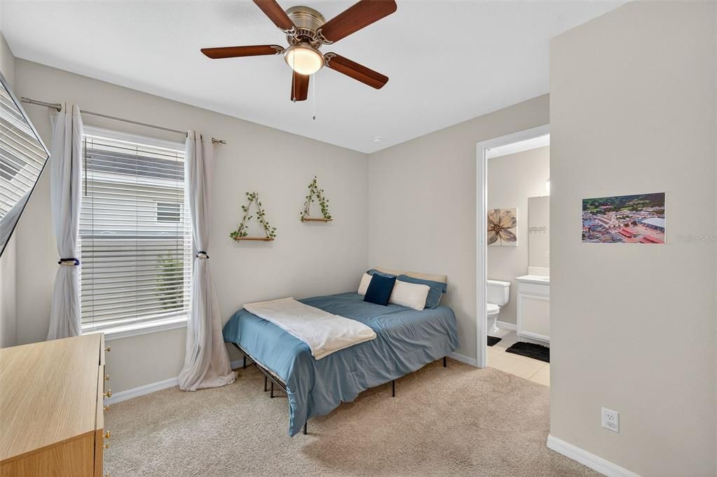 For Sale: $725,000 (5 beds, 4 baths, 3461 Square Feet)