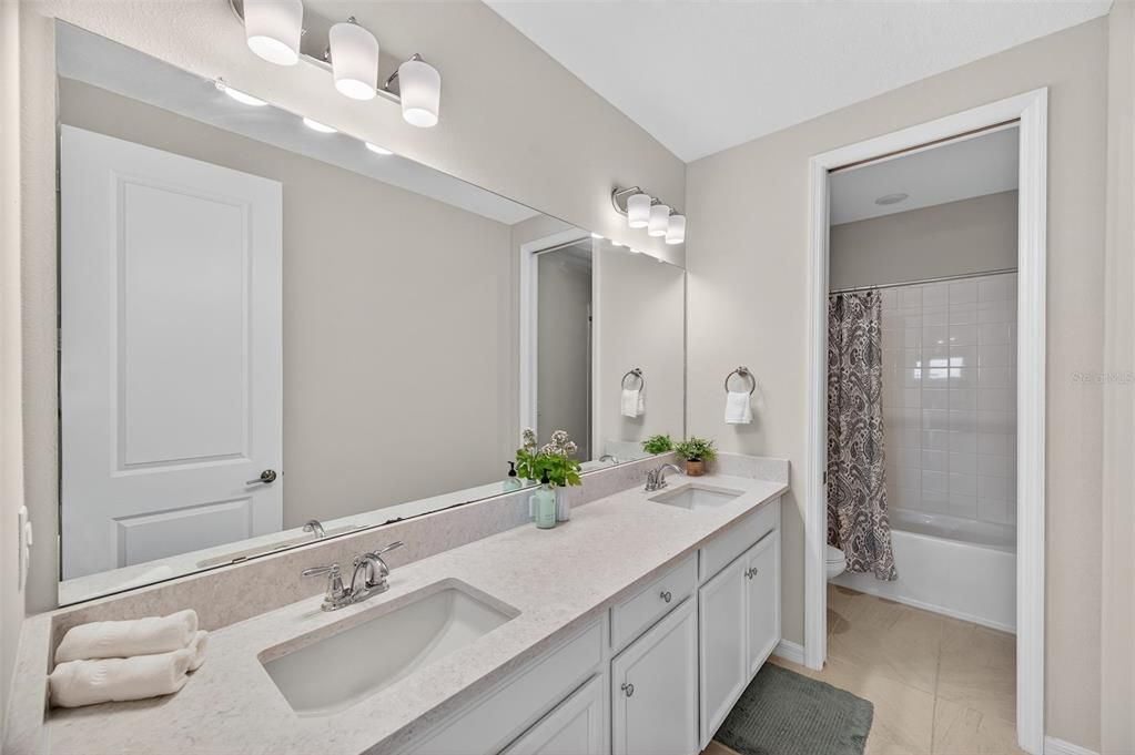 For Sale: $725,000 (5 beds, 4 baths, 3461 Square Feet)