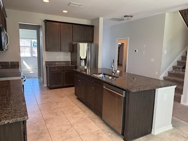 For Sale: $550,000 (5 beds, 4 baths, 3761 Square Feet)