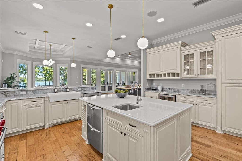 На продажу: $2,994,400 (5 спален, 4 ванн, 7682 Квадратных фут)