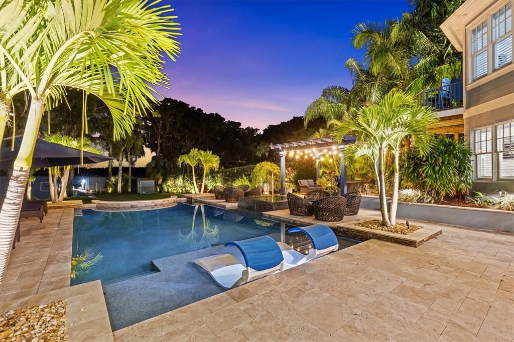 На продажу: $2,994,400 (5 спален, 4 ванн, 7682 Квадратных фут)