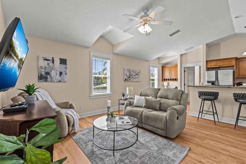 На продажу: $2,994,400 (5 спален, 4 ванн, 7682 Квадратных фут)