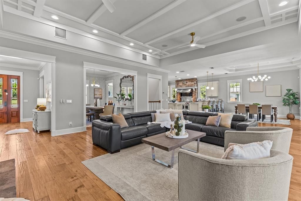 На продажу: $2,994,400 (5 спален, 4 ванн, 7682 Квадратных фут)