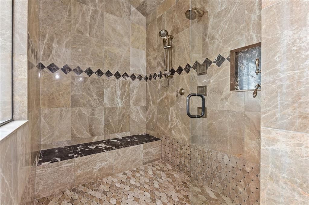 На продажу: $2,994,400 (5 спален, 4 ванн, 7682 Квадратных фут)