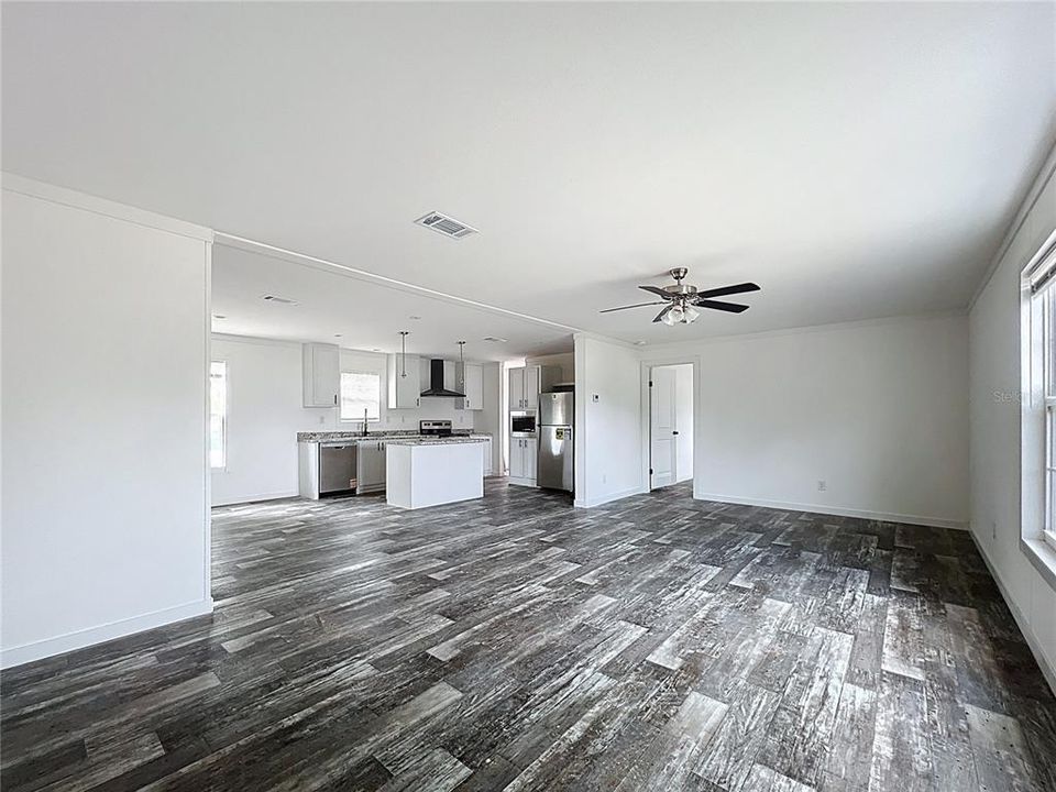 For Sale: $240,000 (3 beds, 2 baths, 1493 Square Feet)