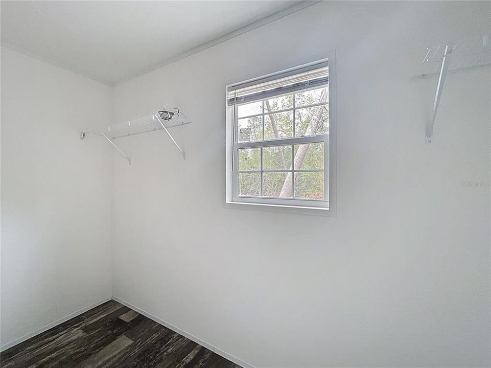 For Sale: $240,000 (3 beds, 2 baths, 1493 Square Feet)